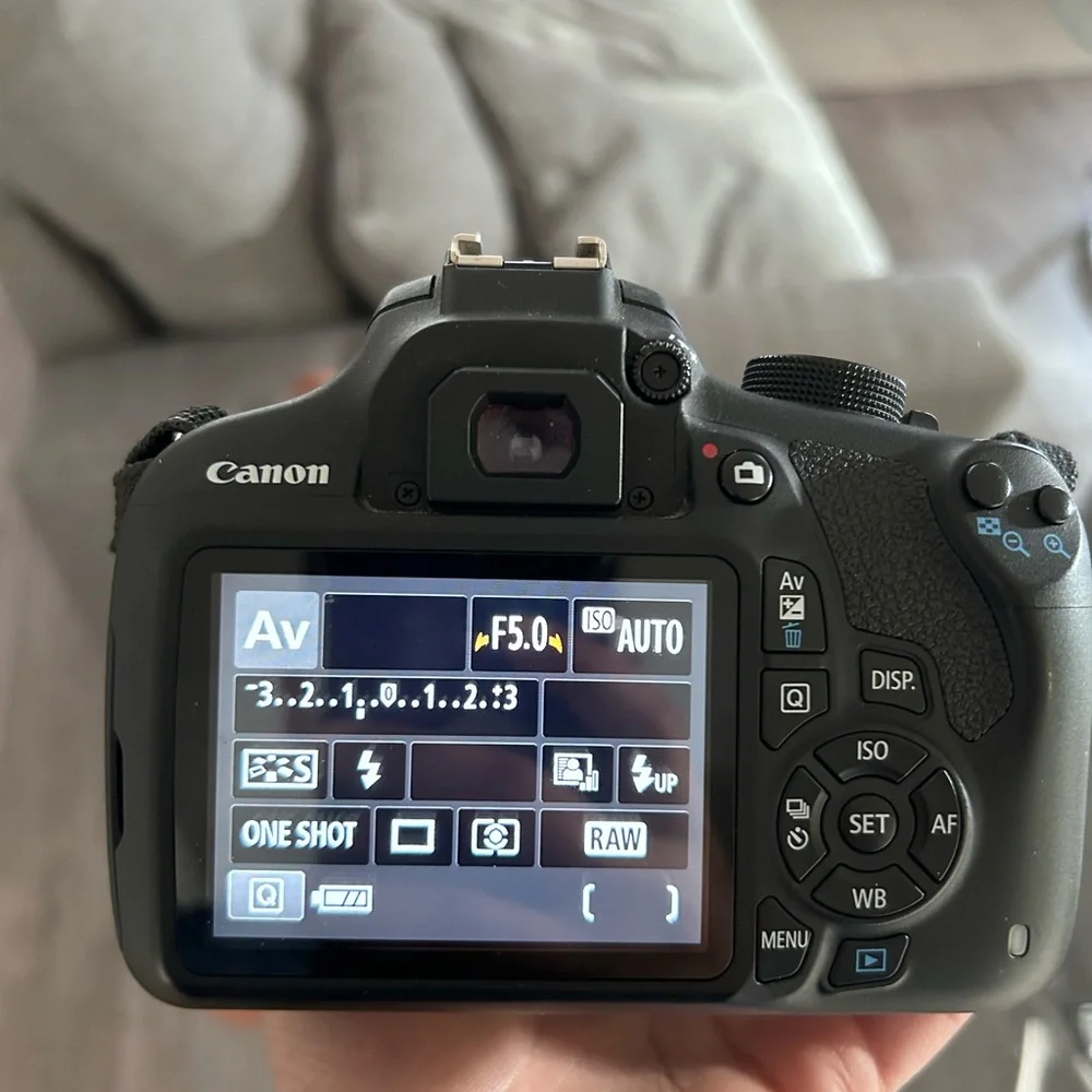 Canon EOS REBEL T5 Camera